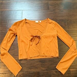Aritzia Long Sleeve Tie-Front Crop Top in Burnt Orange